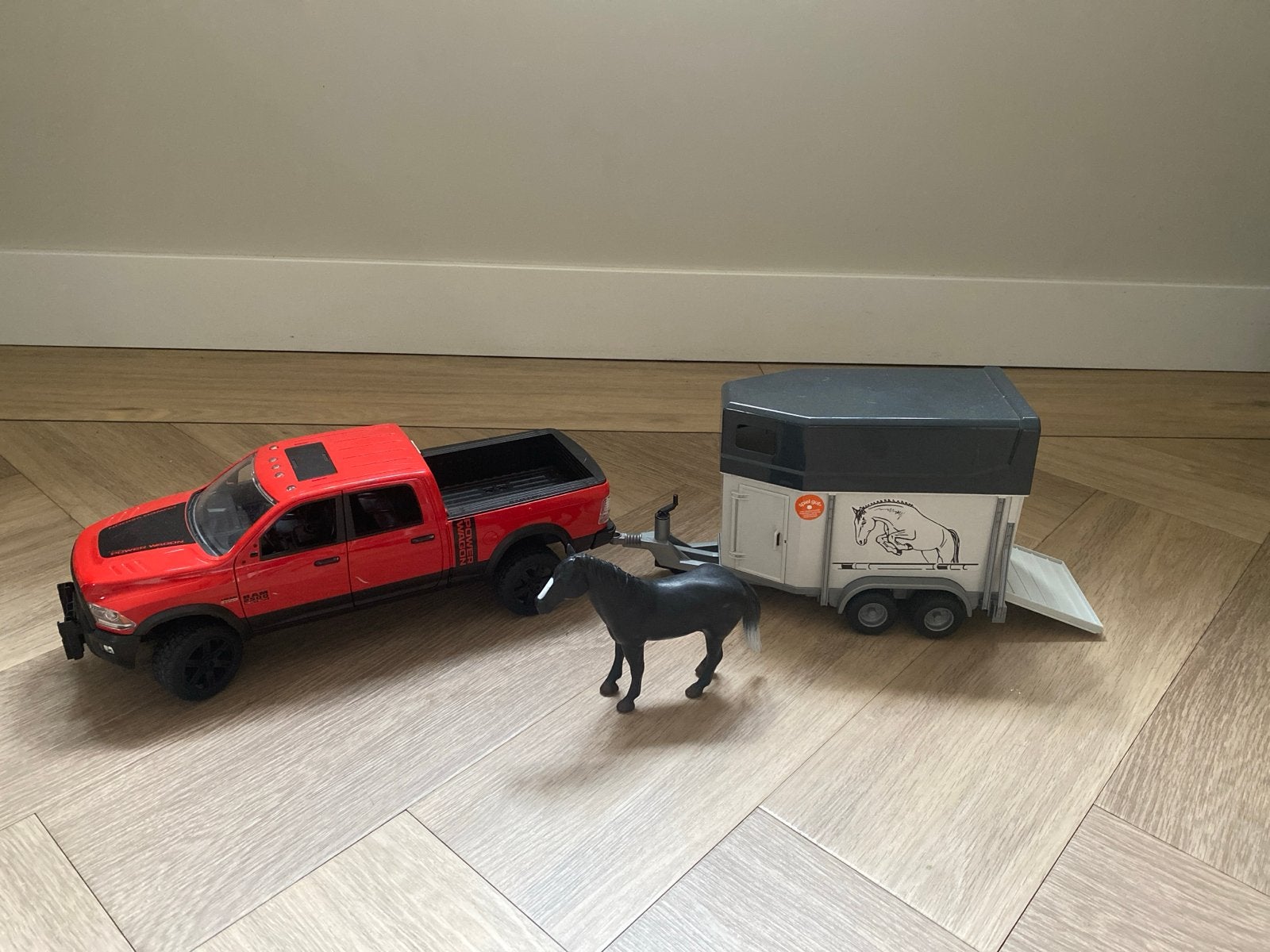 Bruder Dodge Ram met paardentrailer en paard, Kinderen en Baby's, Ophalen of Verzenden, Gebruikt