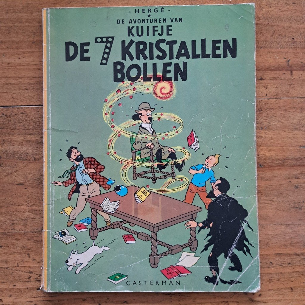 Hergé - De Avonturen van KUIFJE - De Zeven Kristallen Bollen, Boeken, Gelezen, Eén stripboek, Ophalen of Verzenden, Hergé