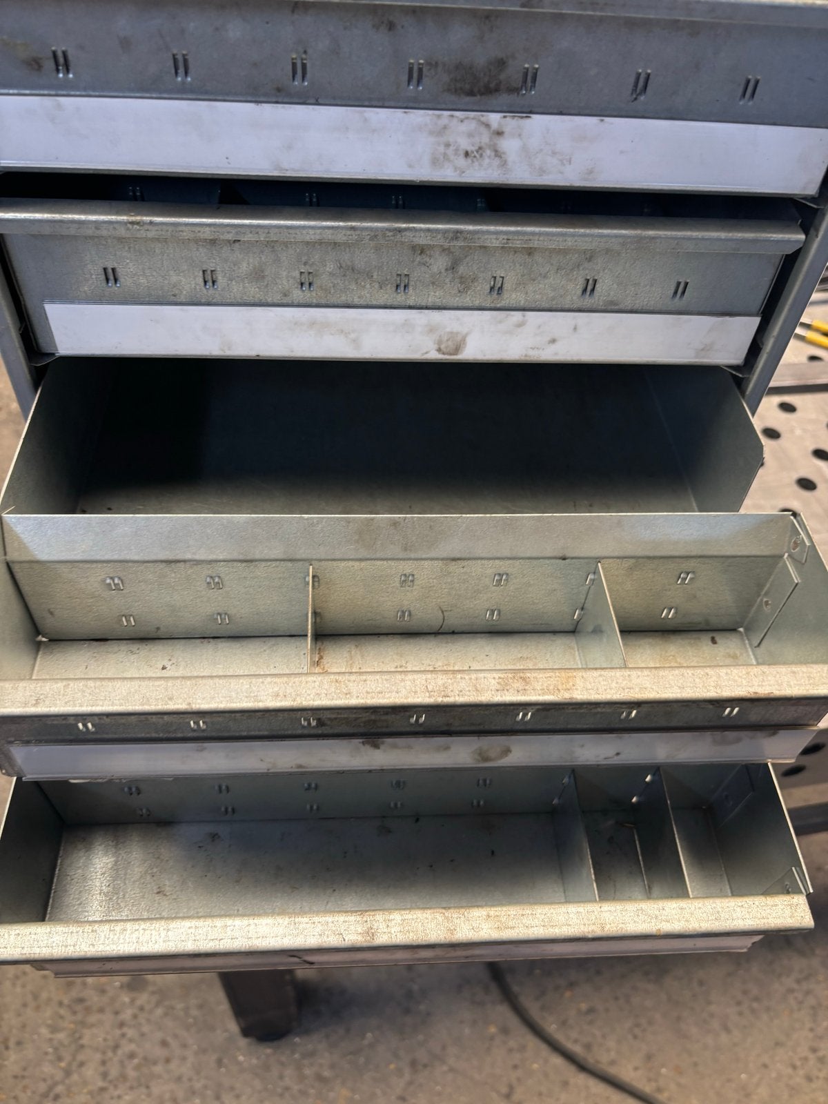 Metalen ladenblok met volledig uitneembare laden, Ophalen, Gebruikt, 5 laden of meer, 50 tot 100 cm