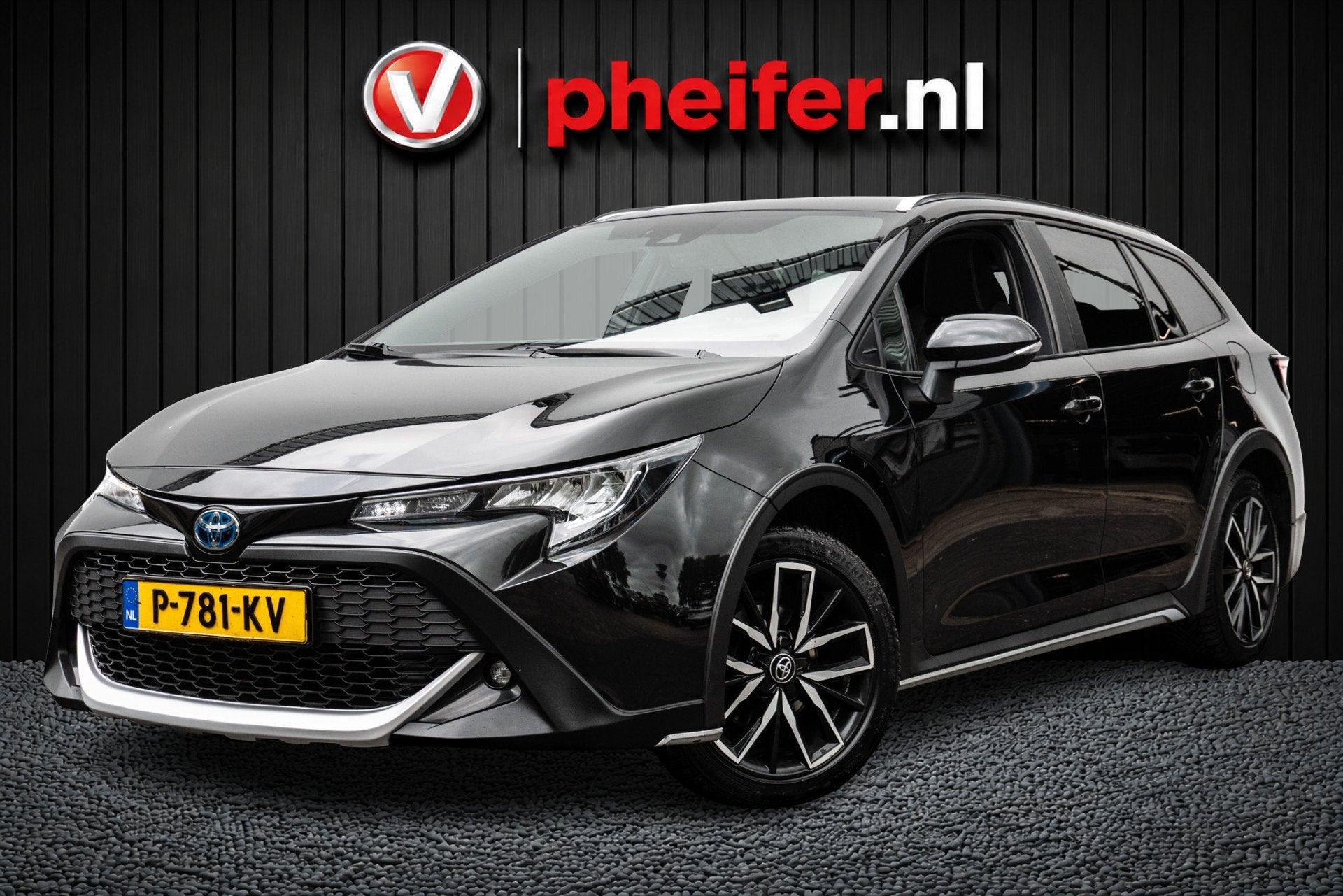 Toyota Corolla Touring Sports 1.8 Hybrid Trek Camera/ Naviga, 1345 kg, Gebruikt, 4 cilinders, Met garantie (alle)