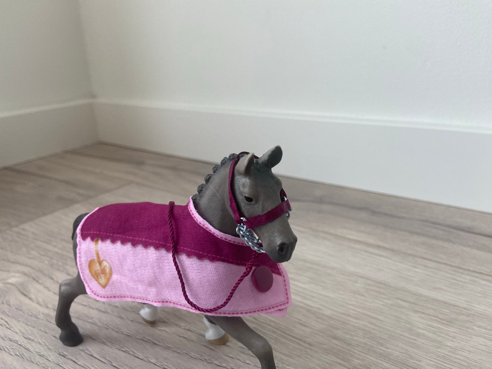 Schleich paardendekens en halsters (zonder paard), Ophalen, Gebruikt