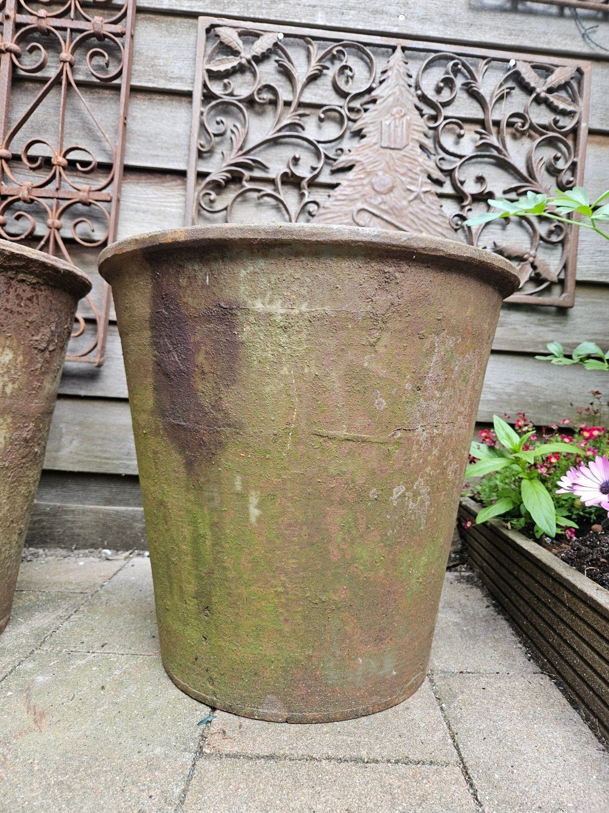 Set grote XL oude gietijzeren bloempotten 40cm hoog, Minder dan 30 cm, Rond, Ophalen of Verzenden, Balkon