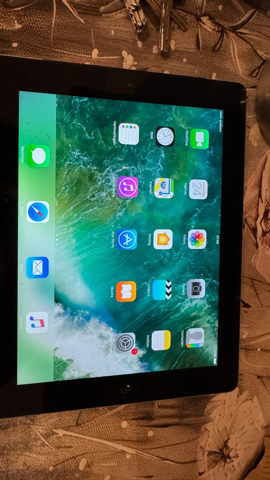 Apple iPad (A1460) met lichte schermscheur, Gebruikt, Apple iPad, Grijs, 16 GB