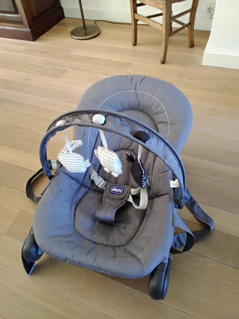 Wipstoeltje Chicco kleur grijs, Ophalen, Verstelbaar, Wipstoel, Zo goed als nieuw