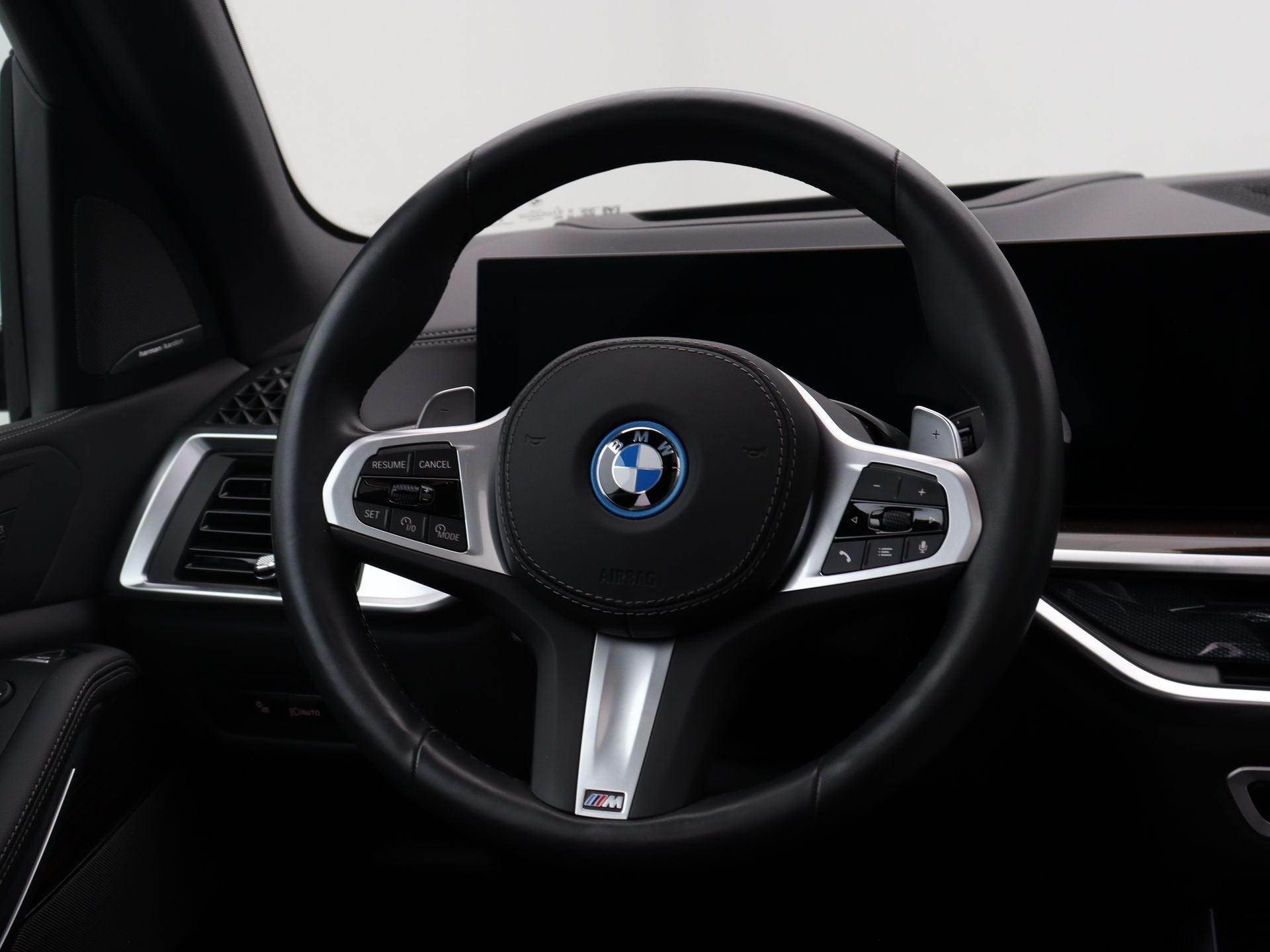 BMW X5 xDrive50e M Sport Pro SoH 100% (bj 2026, automaat), Auto's, Dealer onderhouden, Gebruikt, 2395 kg, Met garantie (alle)