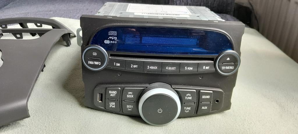 Chevrolet spark radio  cdspeler inbouw, Auto diversen, Autoradio's, Ophalen of Verzenden