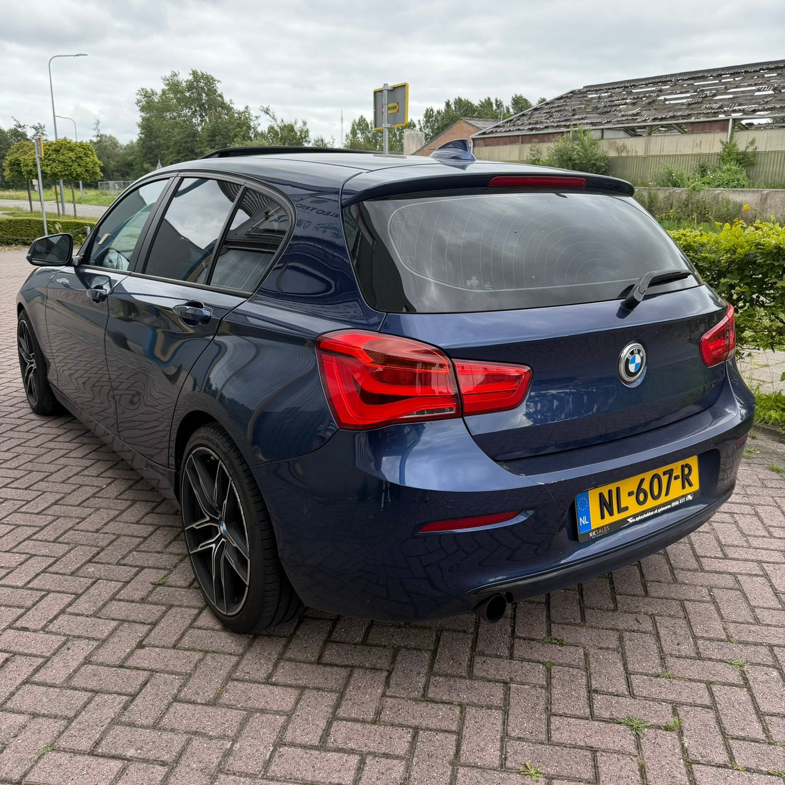 BMW 1-Serie 118i 136pk Aut 2017 Blauw SCHADE SCHADEVOERTUIG, Auto's, BMW, 1295 kg, Blauw, Origineel Nederlands, Bedrijf