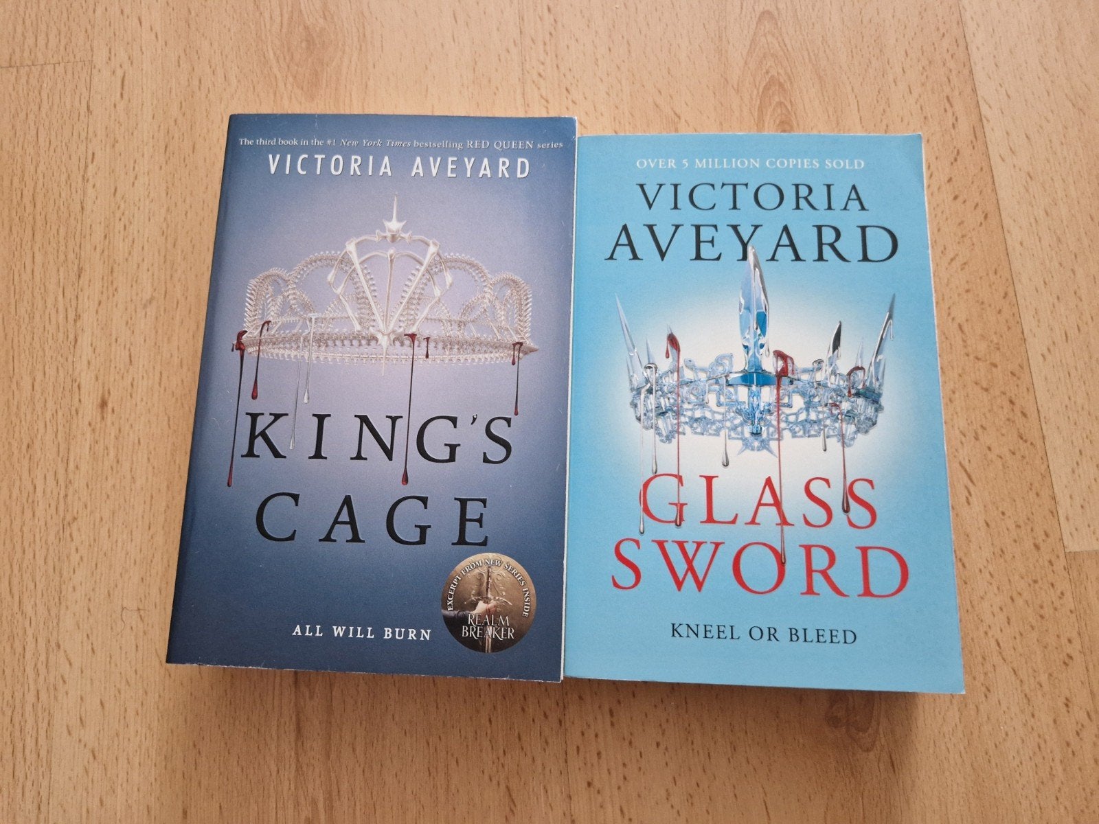 victoria aveyard boeken glass sword king's cage deel 2 3, Boeken, Ophalen of Verzenden, Zo goed als nieuw