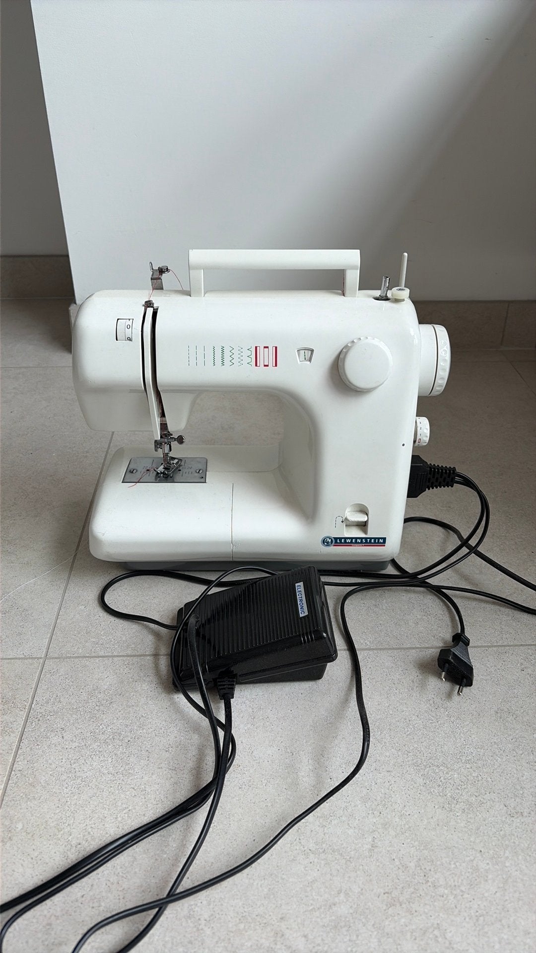 Lewenstein naaimachine, Hobby en Vrije tijd, Naaimachines en Toebehoren, Ophalen, Zo goed als nieuw, Naaimachine, Overige merken