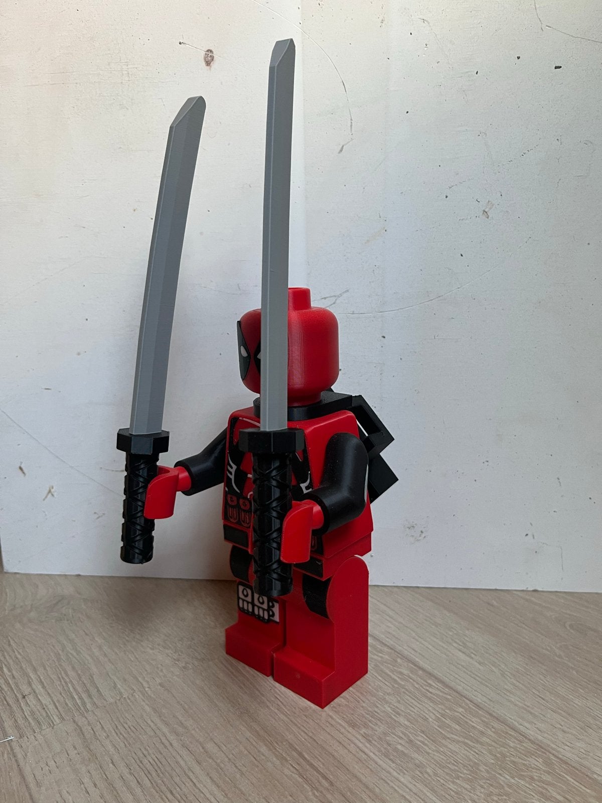 Deadpool figuur 21 cm met 2 zwaarden 3D geprint, Ophalen of Verzenden, Nieuw