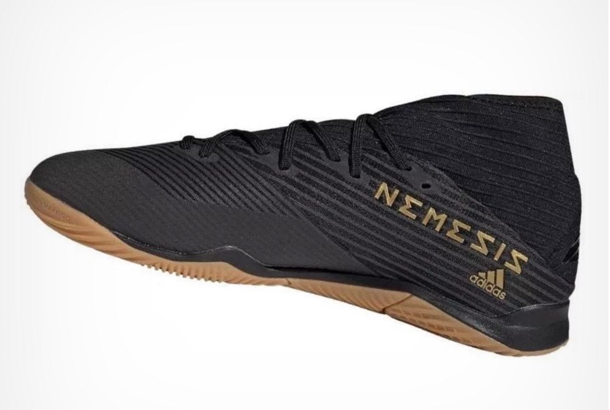 Adidas Nemeziz zaalvoetbalschoenen Maat 41,5 (valt als 40,5), Sport en Fitness, Voetbal, Ophalen, Gebruikt, Schoenen