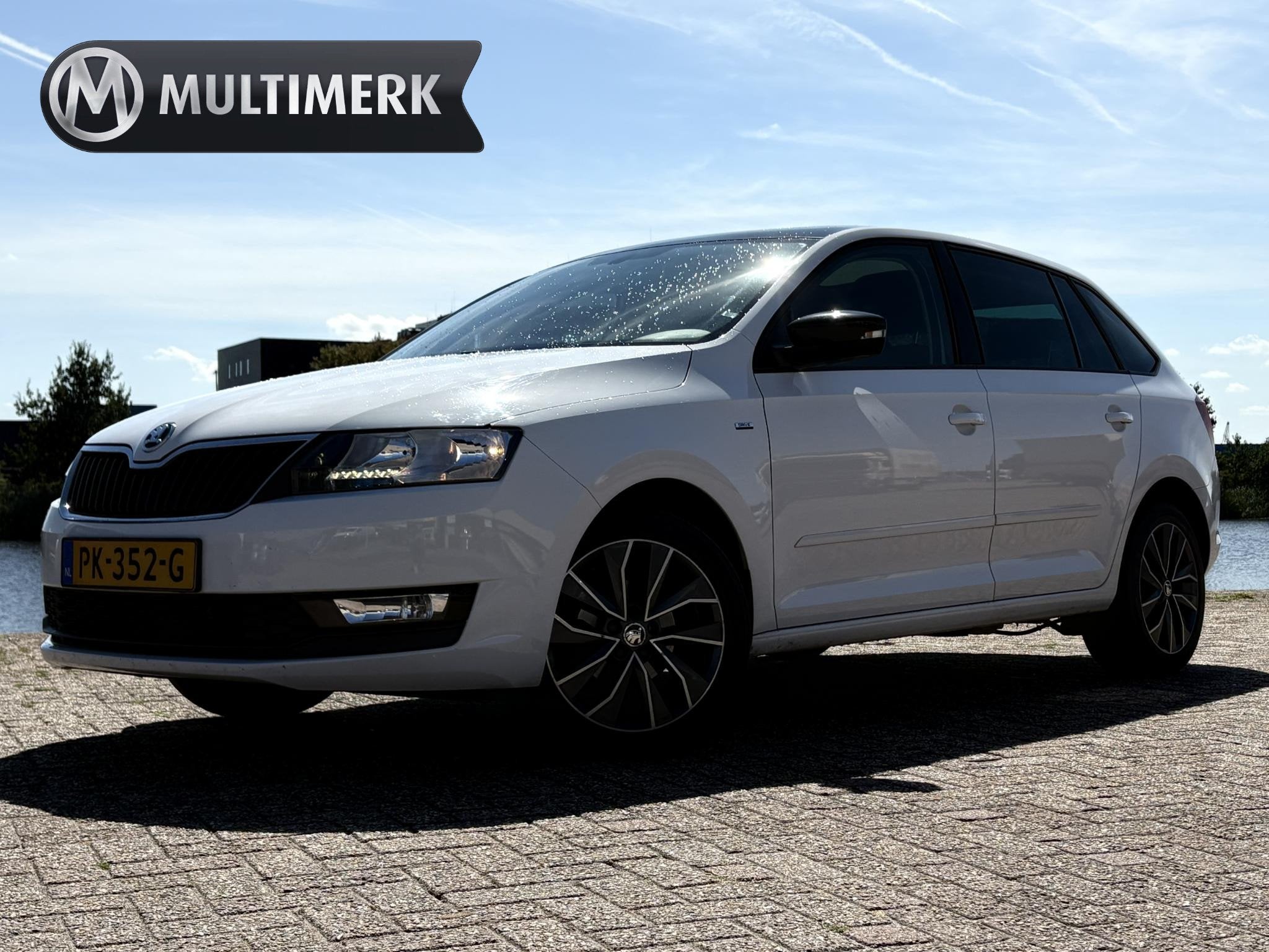 Skoda Rapid Spaceback 1.0 TSI Greentech Drive * NET BINNENGE, Auto's, Skoda, Stof, Gebruikt, 95 pk, Automatische klimaatregeling