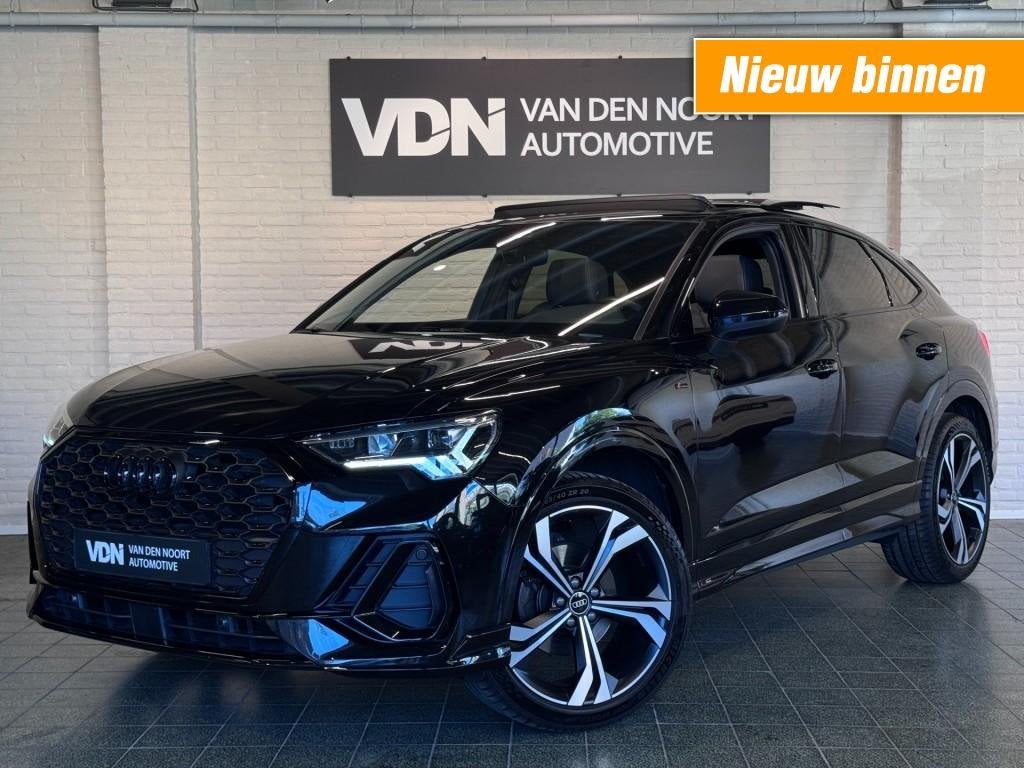 Audi Q3 SPORTBACK 35 TFSI 3x S-Line Black Edition Pano Sfeer, Auto's, 15 km/l, 4 cilinders, 1505 kg, Zwart