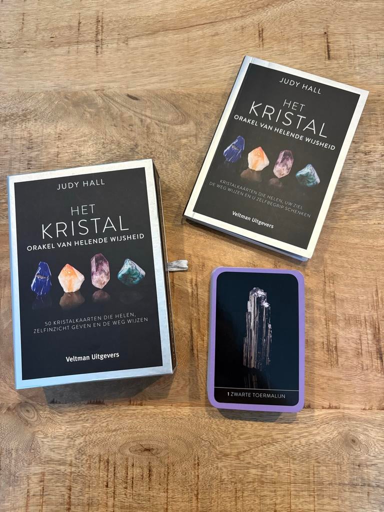 Het Kristal Orakel van Helende Wijsheid - Judy Hall, Ophalen of Verzenden, Gelezen, Spiritualiteit algemeen, Instructieboek