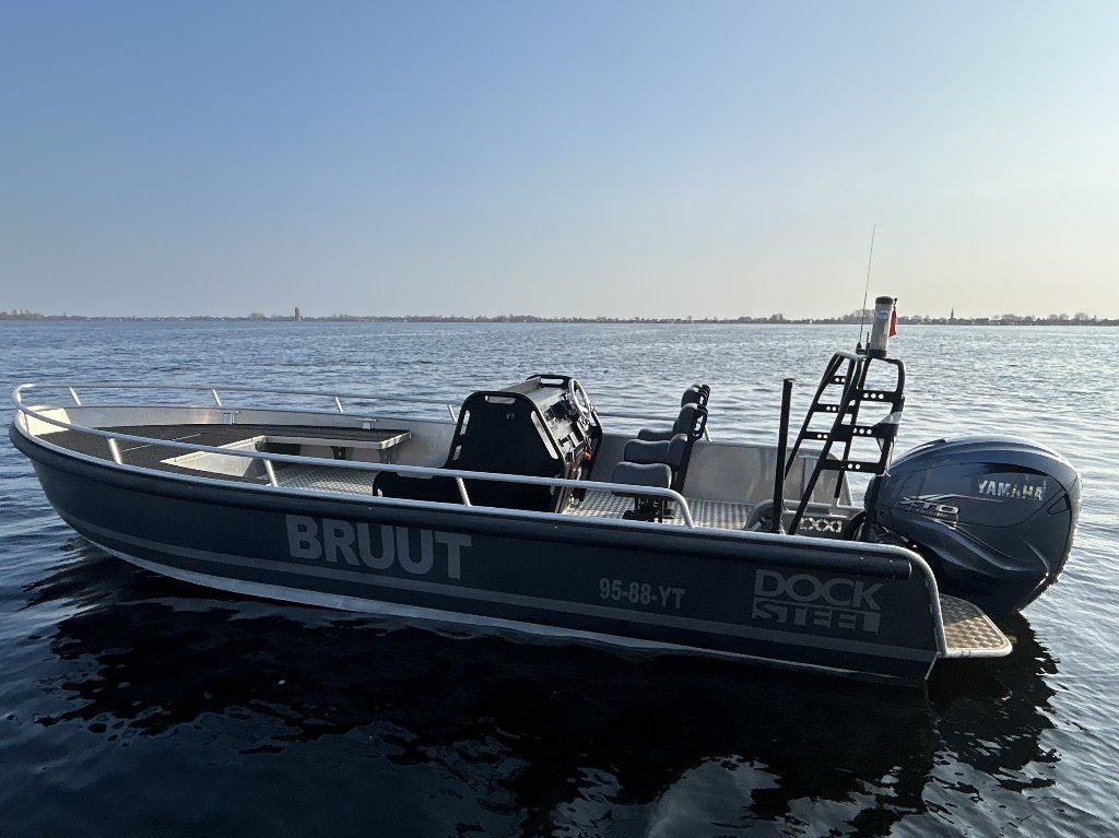 Dock Steel 820 + Yamaha 425pk + lift, Watersport en Boten, Ophalen, Gebruikt, Aluminium, Verlichting