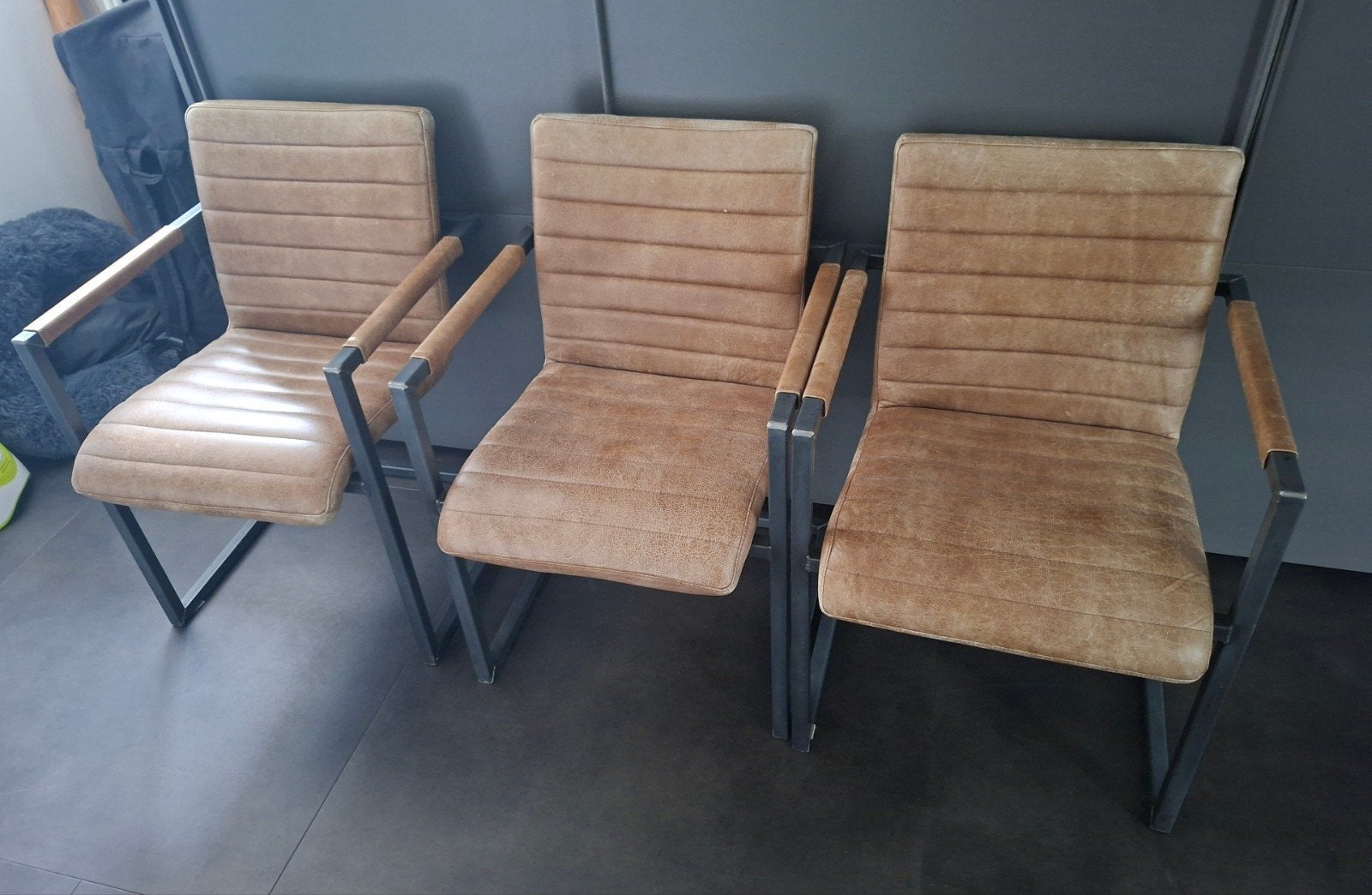 3 eettafel stoelen, Ophalen