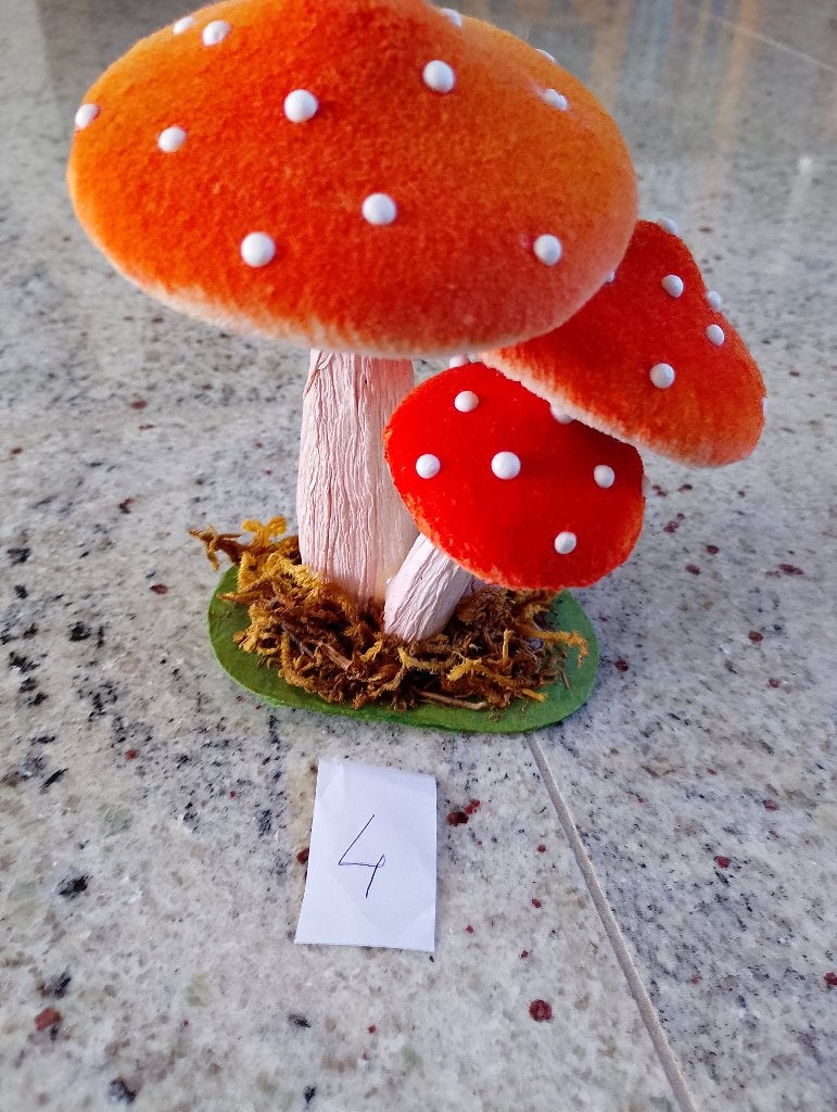 3 kleine vliegenzwammen met mos (set 4), Ophalen of Verzenden, Gebruikt