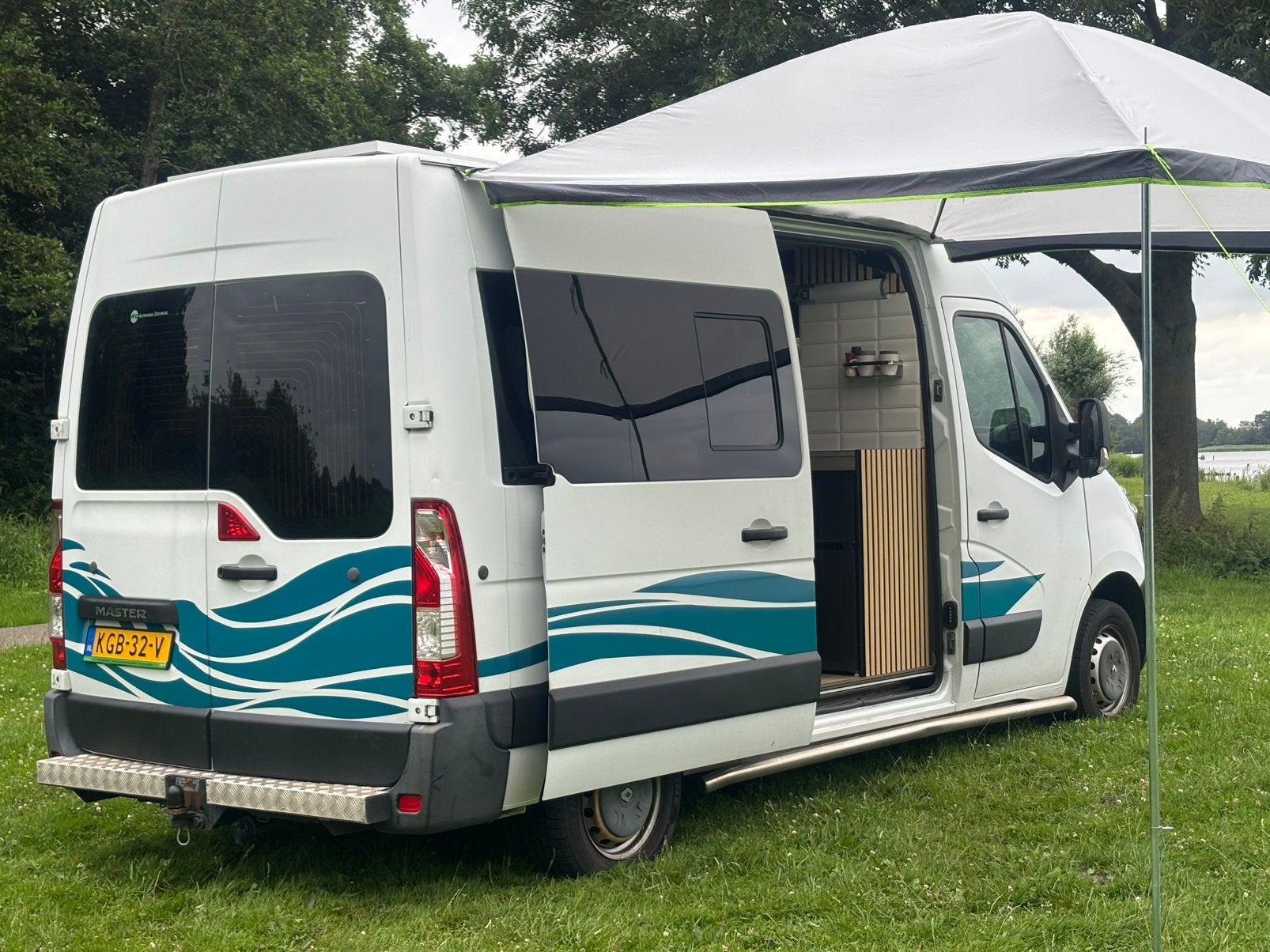 Renault Master L2H3 Buscamper 2013 80.000 km + NAP Off-Grid!, Caravans en Kamperen, Overige merken, Chemisch toilet, Renault france