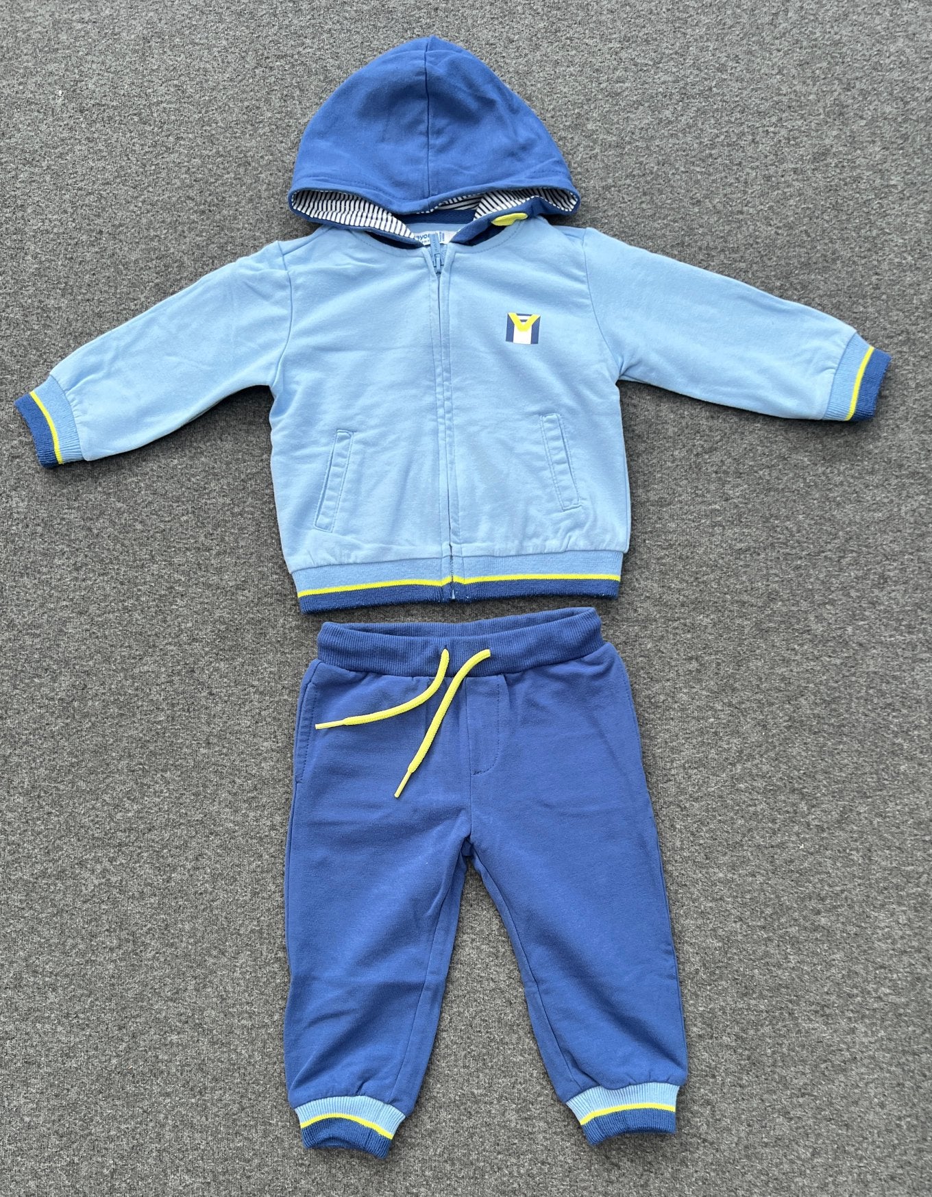 Mayoral 2-delig set jongen maat 74 – zo goed als nieuw, Kinderen en Baby's, Babykleding | Maat 74, Ophalen of Verzenden, Zo goed als nieuw