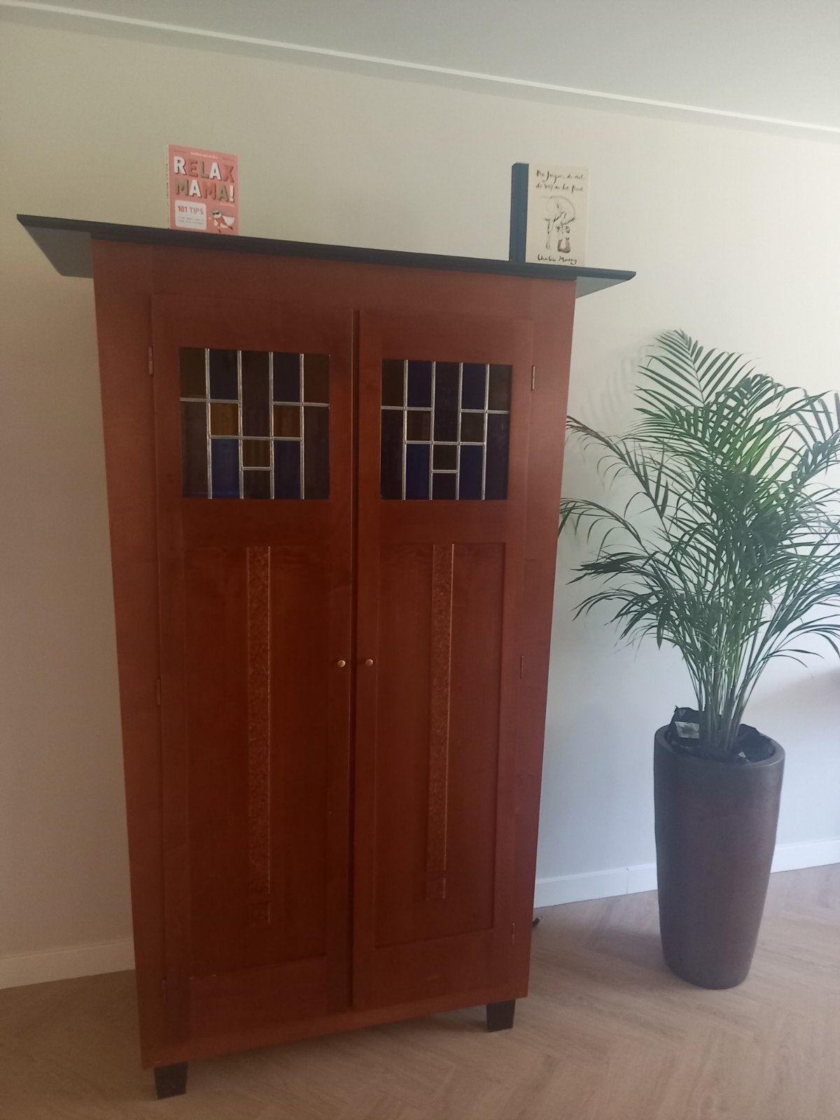 Kersenhouten kast 189x125/93  met glas-in-lood effect, Ophalen, Gebruikt, Minder dan 150 cm, Kersenhout