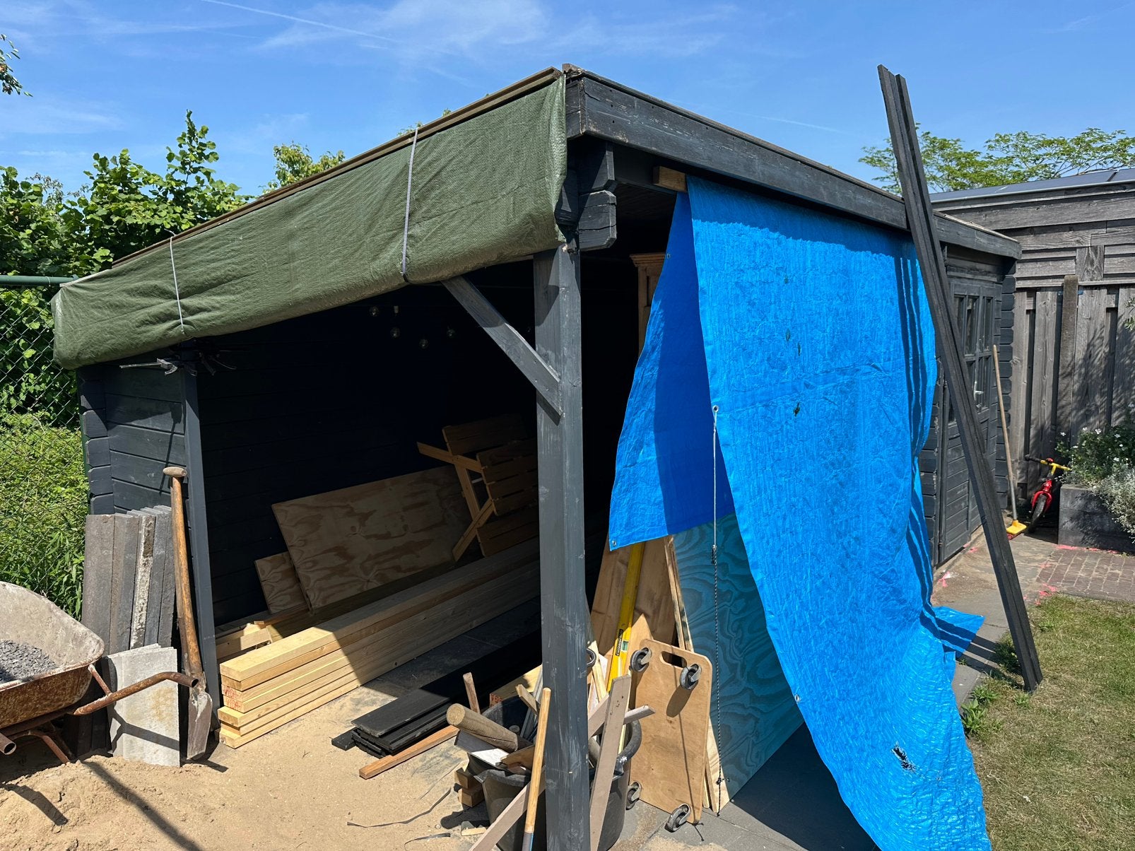 Gratis: Schuurtje met overkapping, Tuin en Terras, Ophalen, Gebruikt, Hout, Schuur