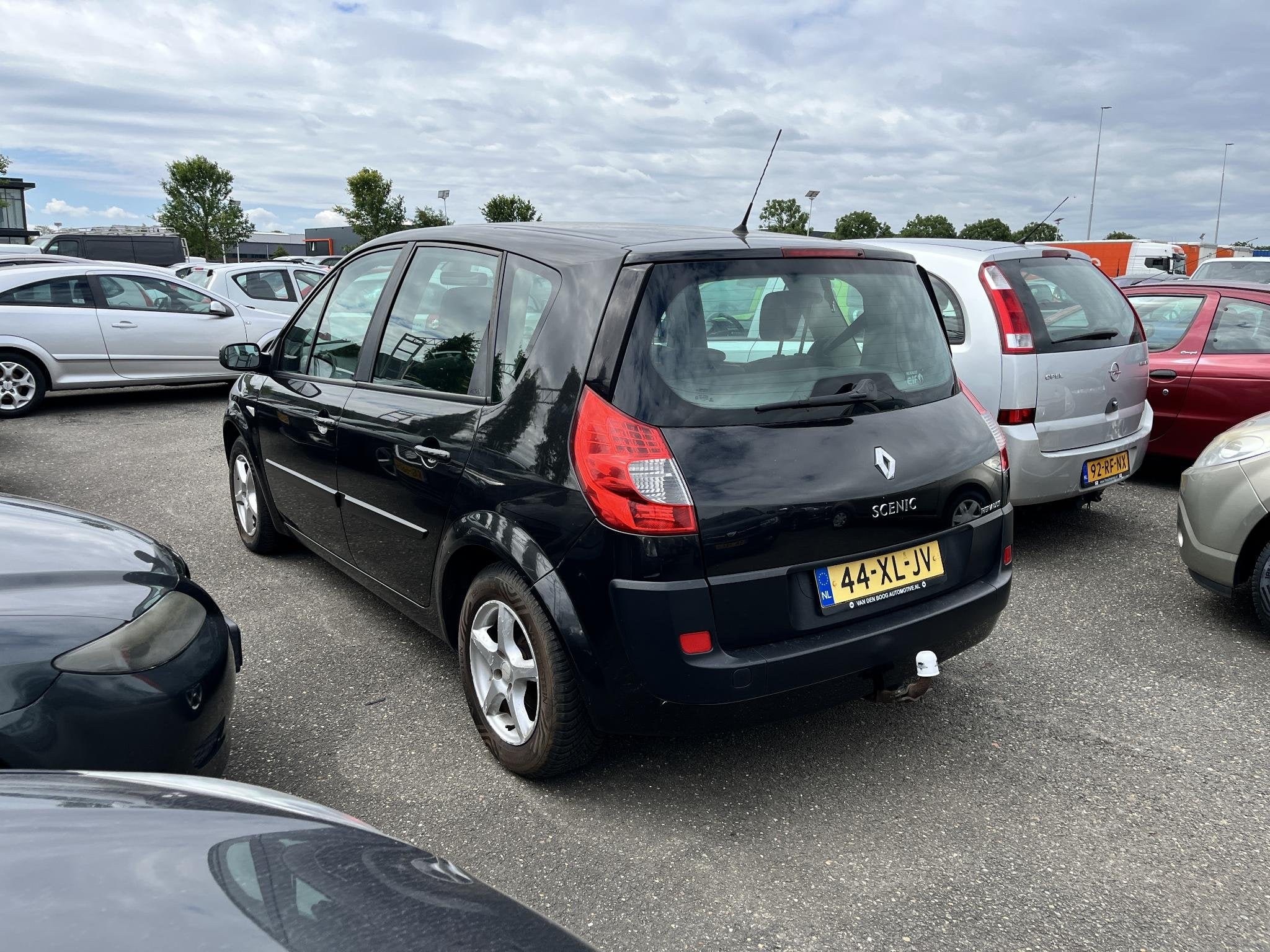 Renault Scénic 1.6-16V Business Line Clima, cruise, trekhaa, 1295 kg, 4 cilinders, Zwart, 1598 cc