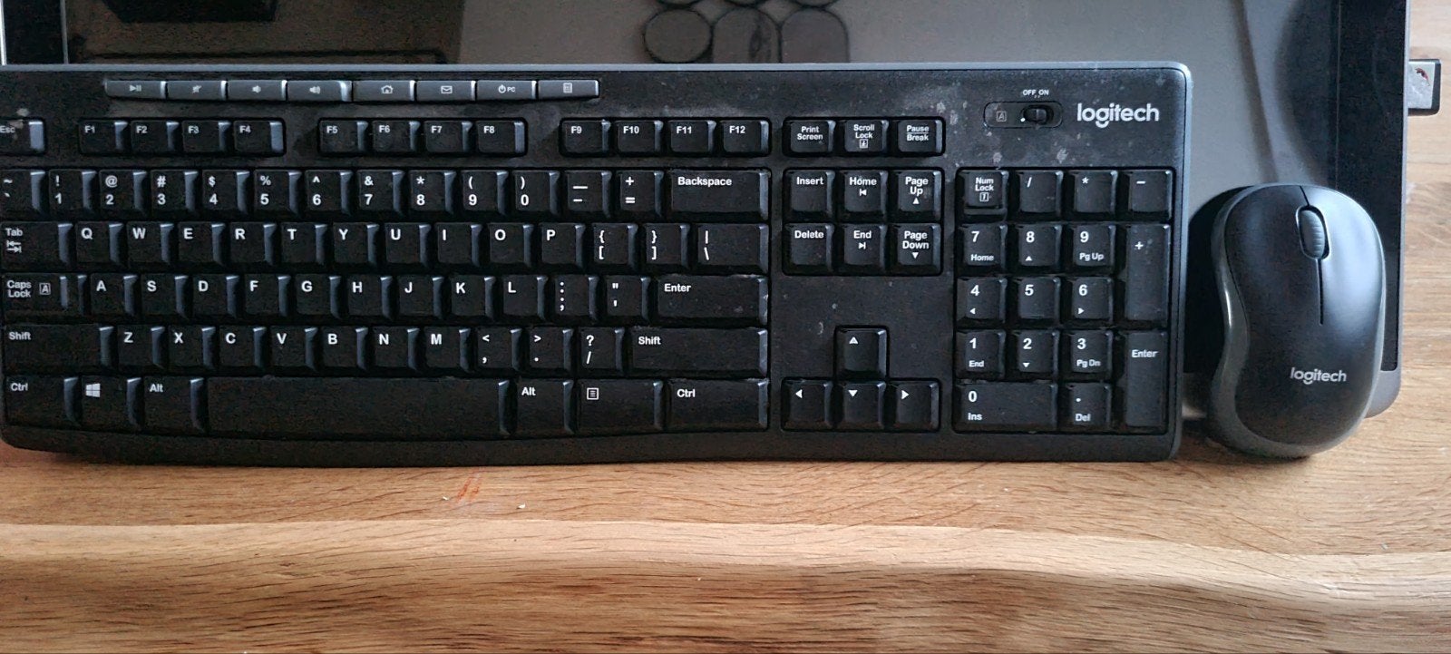 4 sets Logitech M185 Draadloze Muis & toetsenbord, Computers en Software, Toetsenborden, Ophalen of Verzenden, Zo goed als nieuw