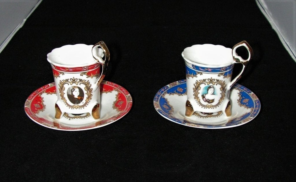 Porseleinen Kopjes op Vergulde Pootjes, Gebruikt, ., Vintage, Ophalen of Verzenden
