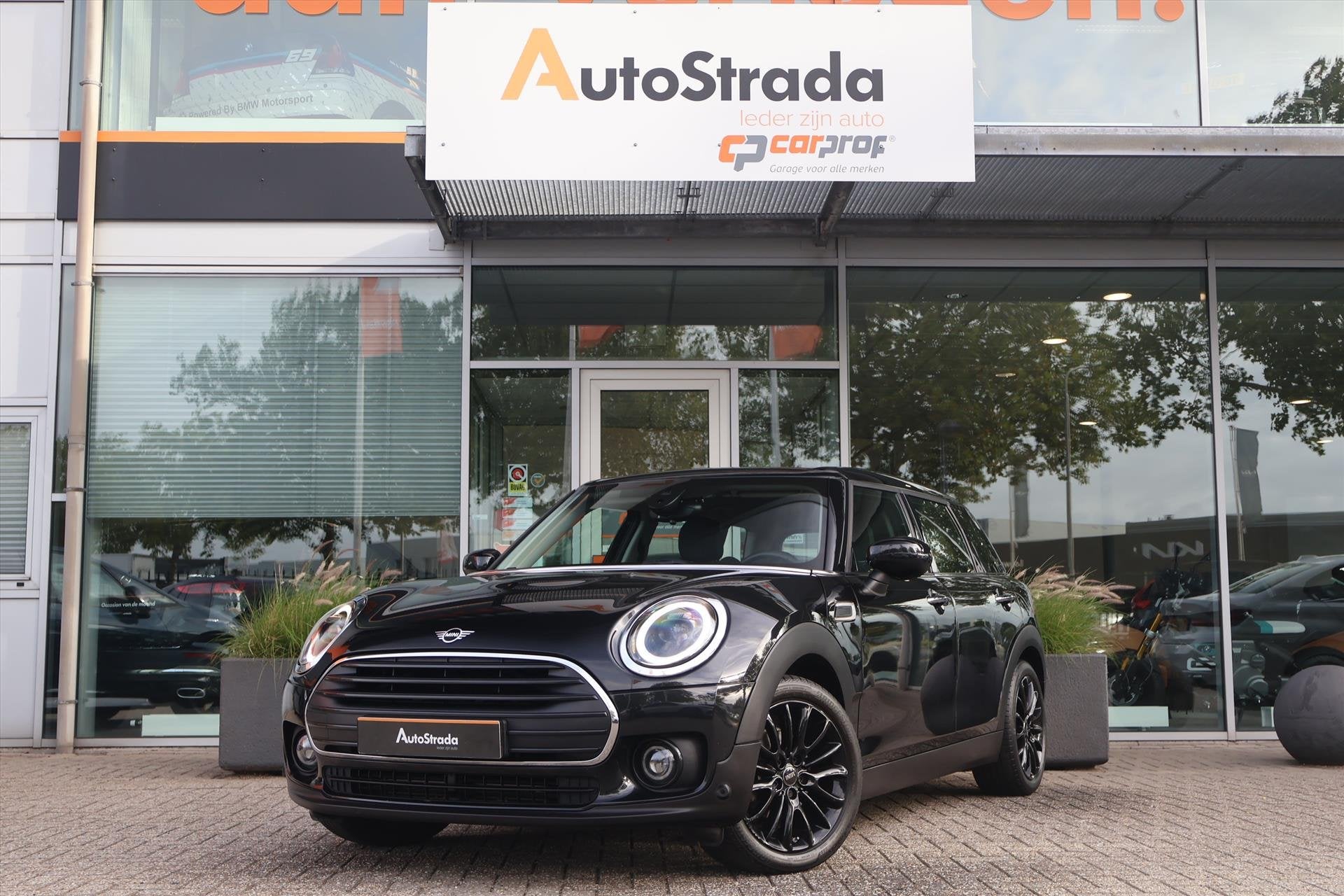 Mini Mini Clubman (f54) 1.5 Business Edition AUT | Navigatie, Dealer onderhouden, Gebruikt, Leder en Stof, Zwart