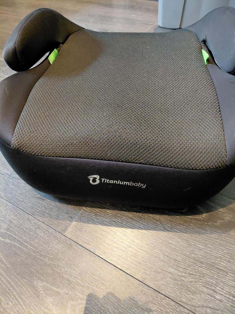 Titaniumbaby Tano Isofix zitverhoger i-Size, Kinderen en Baby's, Autostoeltjes, Autogordel of Isofix, 22 t/m 36 kg, Zo goed als nieuw