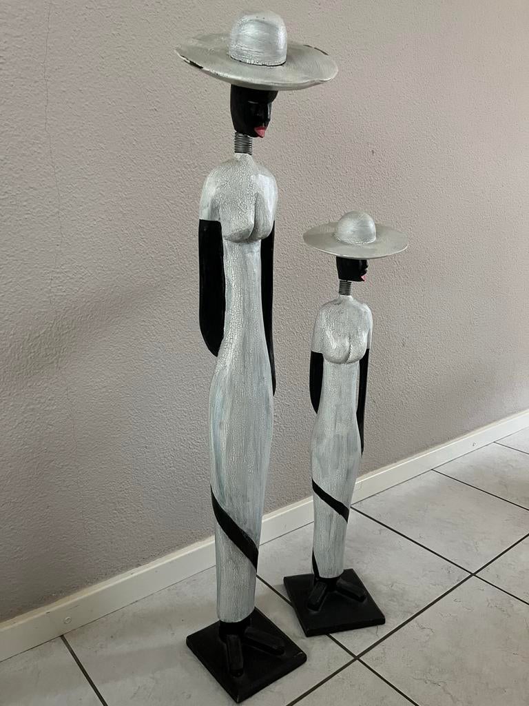 Set van 2 Vrouwenfiguren met hoed, Ophalen, 50 - 100 cm, Handgemaakt, Beeld
