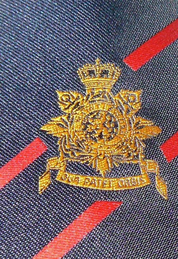 Korps Mariniers Stropdas Qua Patet Orbis rode strepen Marine, Ophalen of Verzenden, Marine, Nederland, Kleding of Schoenen