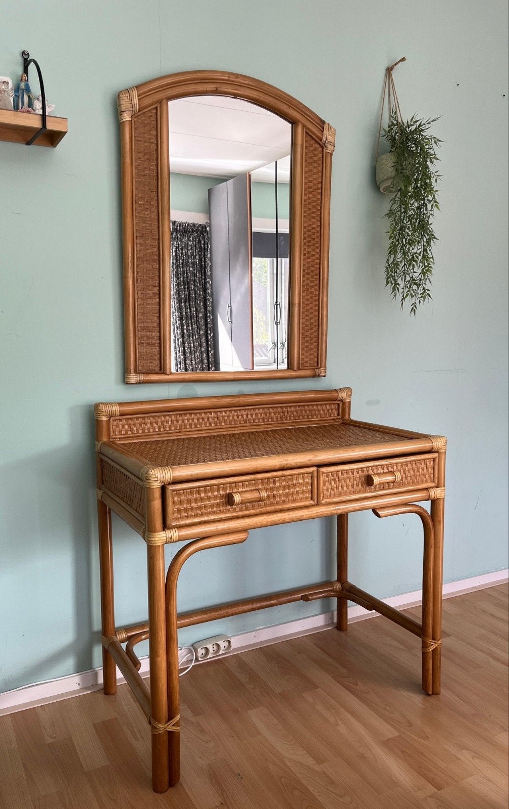 Vintage rotan kaptafel met spiegel., Ophalen, Overige materialen, Gebruikt, 100 tot 150 cm