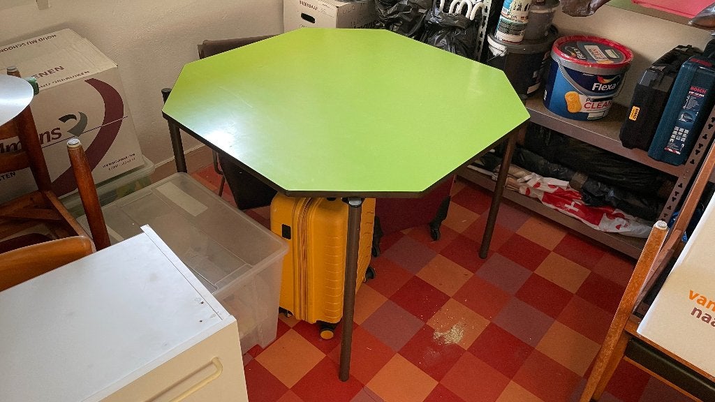 Hexagonal Table – Lime Green with Brown Metal Legs, Ophalen, Gebruikt, Mid-century educational furniture, Overige vormen