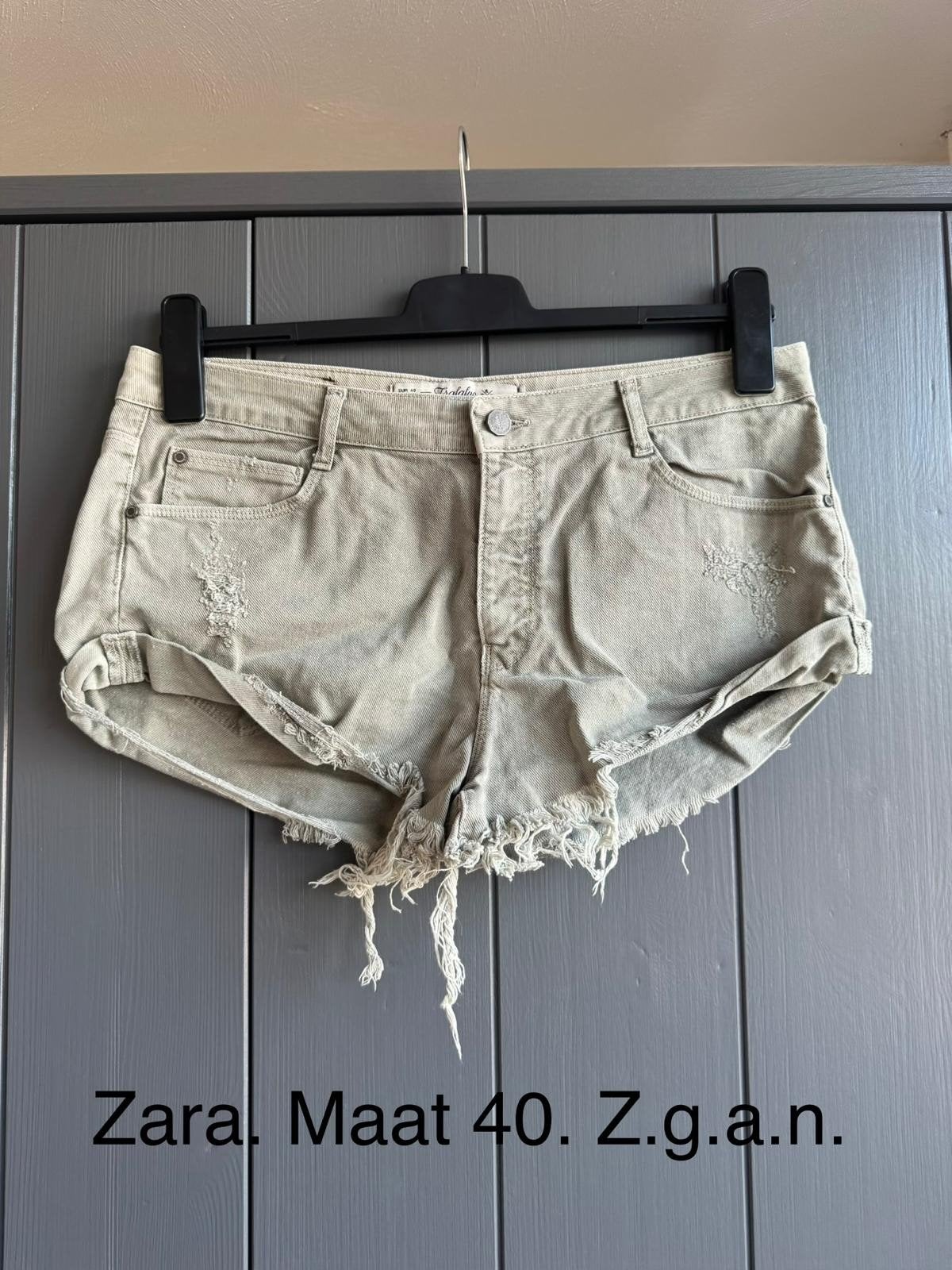 Zara korte broek maat 40 - Zo goed als nieuw, Kleding | Dames, Maat 38/40 (M), Kort, Ophalen of Verzenden, Zo goed als nieuw