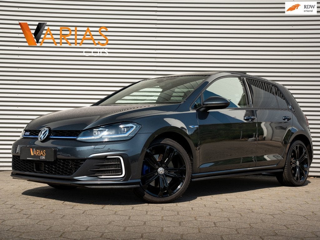 Volkswagen Golf 1.4 TSI PHEV GTE Pano Lane Keyless Blindspot, 8 kWh, Stof, Gebruikt, 4 cilinders