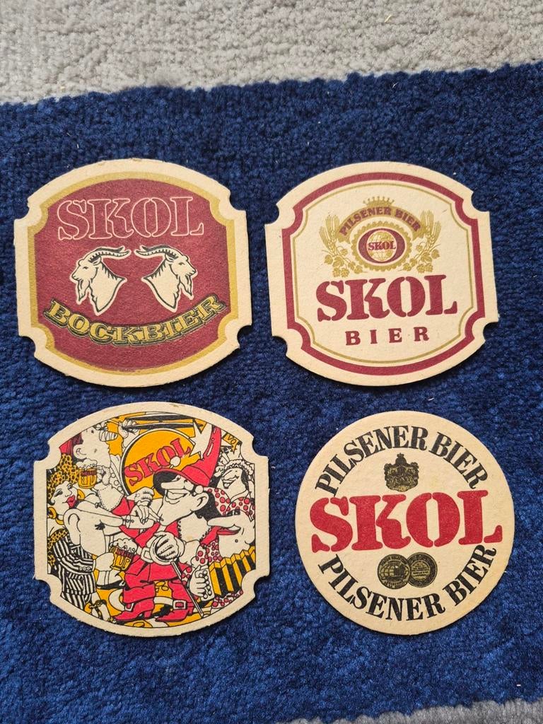 4 Skol bierviltjes - Diverse ontwerpen, Ophalen of Verzenden, Gebruikt, Viltje(s), Overige merken