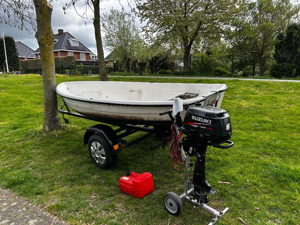 Visbootje met 6pk 4takt Met trailer, van alles  erbij, Watersport en Boten, Ophalen, Gebruikt, 5 tot 10 pk, Viertaktmotor