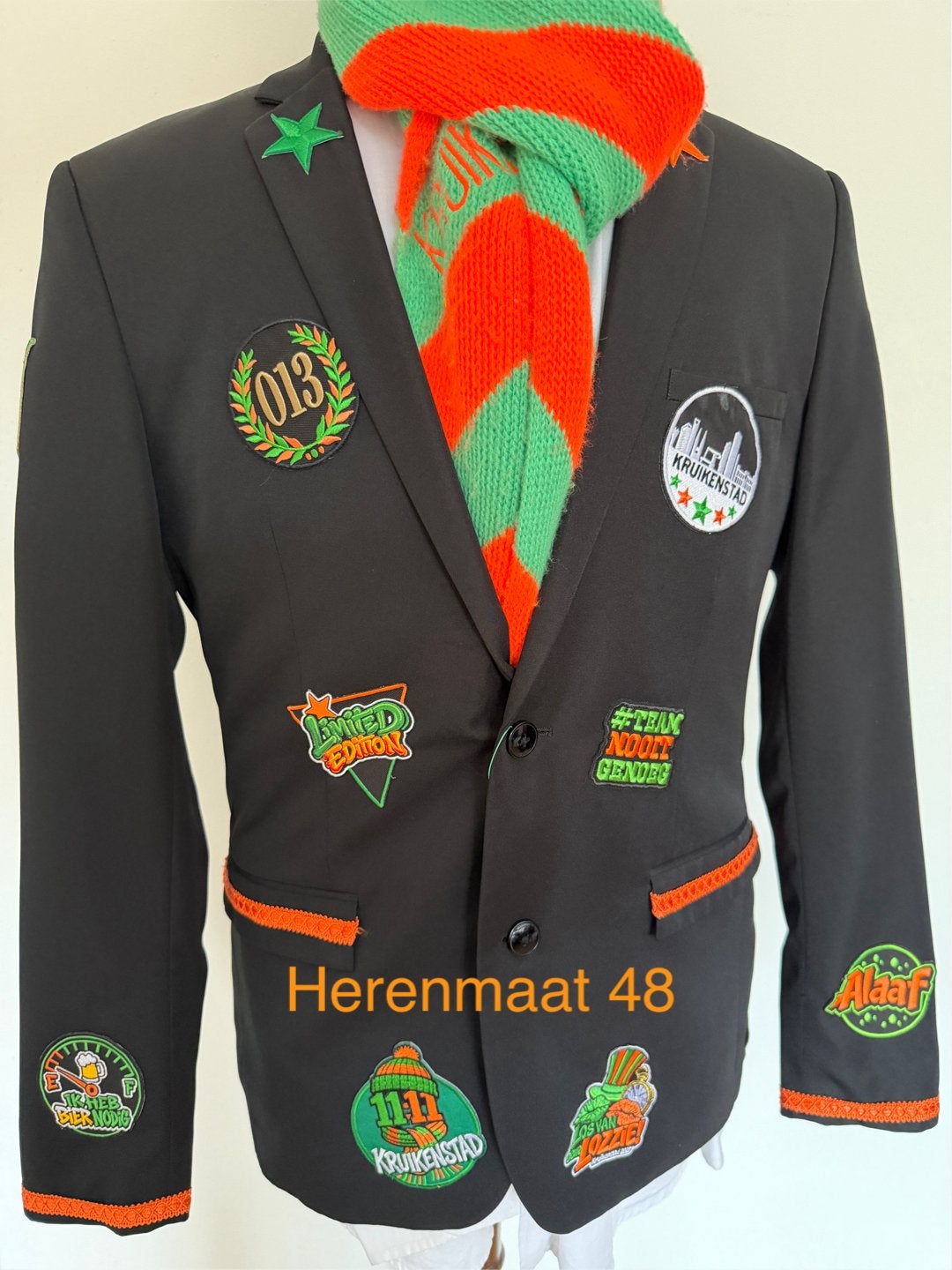 Kruikenstad jas carnaval Tilburg, Kleding | Heren, Ophalen of Verzenden, Overige maten, Carnaval, Kleding