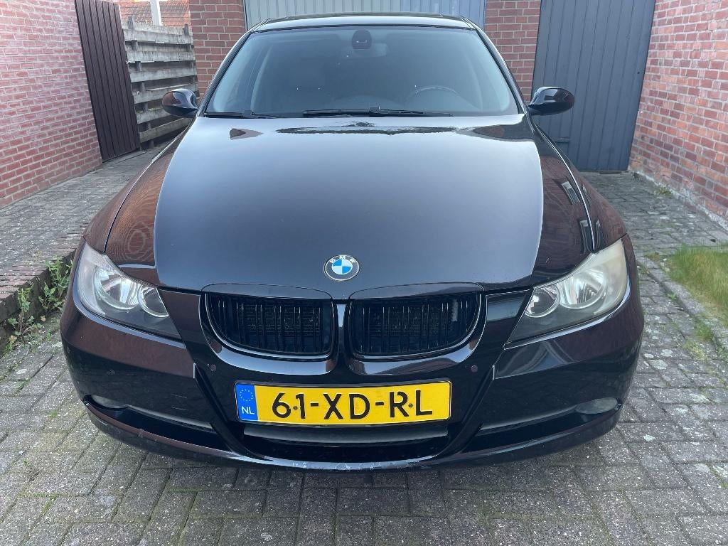 BMW 3-Serie 2.0 I 320 AUT 2006 Zwart, Auto's, BMW, Achterwielaandrijving, 1995 cc, 4 cilinders, Zwart