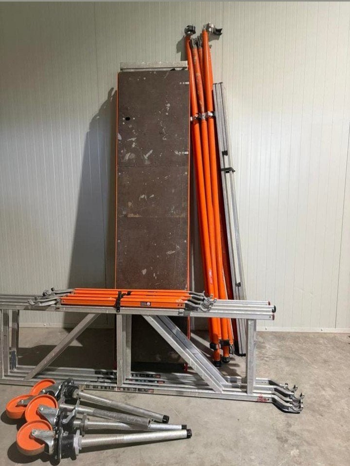 Altrex rolsteiger brede 10,2m werkhoogte - COMPLEET, Ophalen, Gebruikt, Rolsteiger of Kamersteiger, 5 meter of hoger