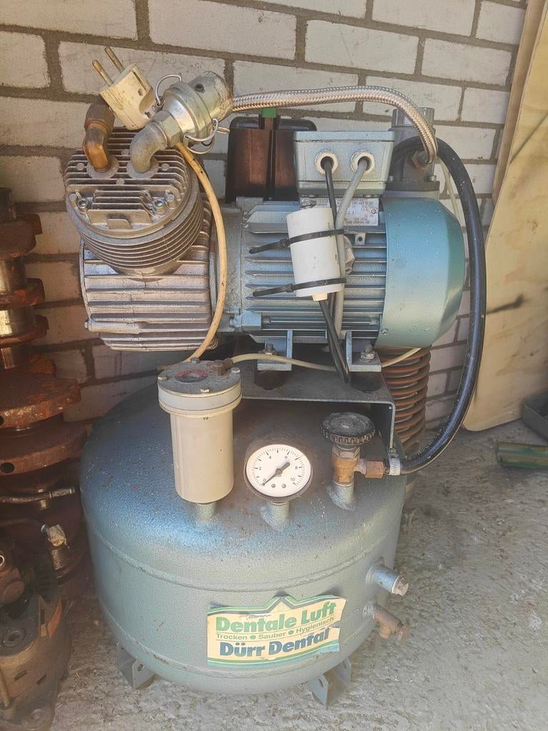 Tandarts compressor met schone lucht, filter en drukmeter, Gebruikt, 6 tot 10 bar, Ophalen of Verzenden, Minder dan 200 liter/min