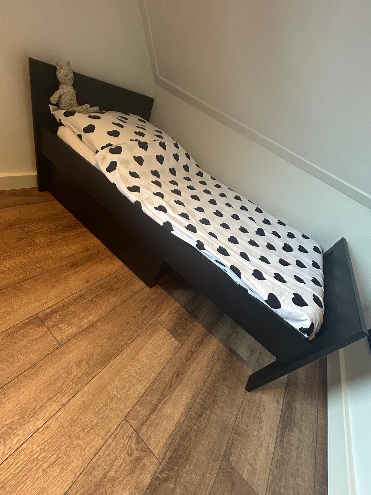 Peuterbed, zeer compleet en netjes - als nieuw, Ophalen, 70 tot 85 cm, 140 tot 160 cm, Zo goed als nieuw