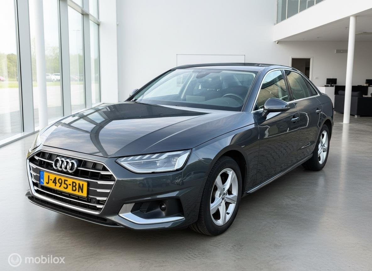 Audi A4 Limousine 35 TFSI Launch edition Business, Auto's, Gebruikt, Euro 6, 4 cilinders, 1415 kg