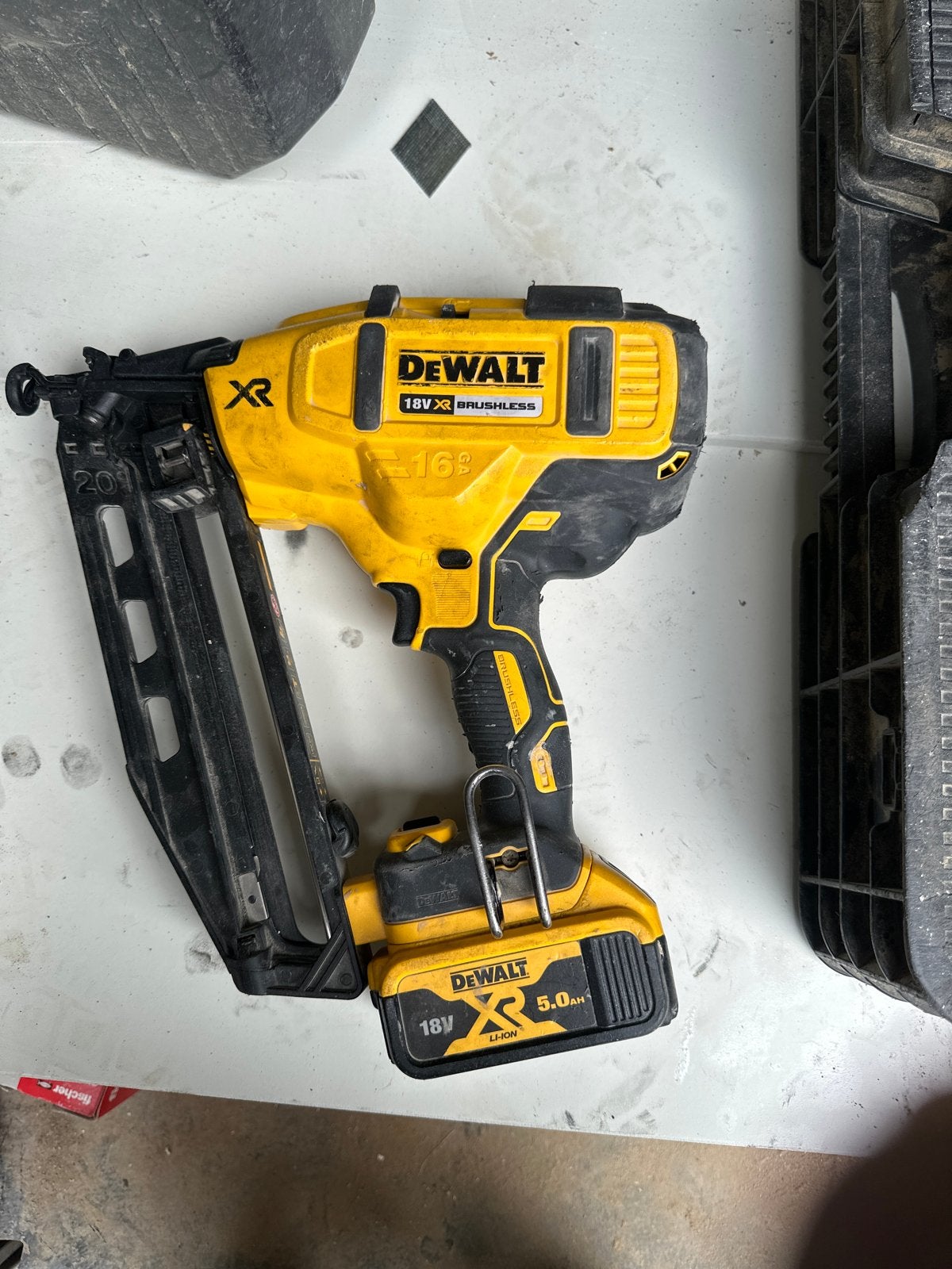 2X  DeWalt 18V XR Brushless Spijkerpistool DCN660, Ophalen of Verzenden, Gebruikt
