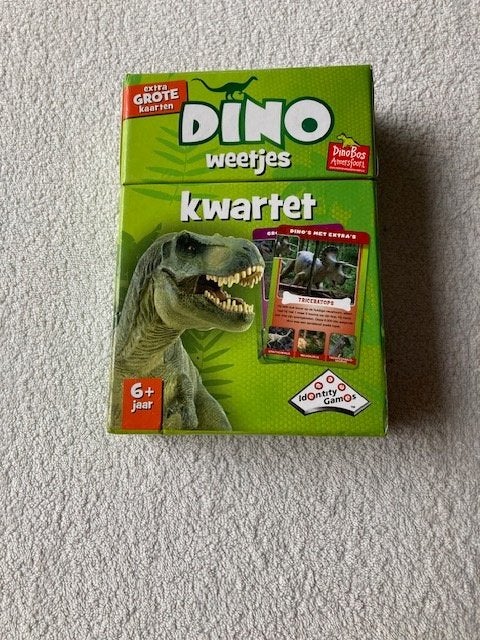 NIEUW kwartetspel "Dino weetjes" GROTE KAARTEN, Een of twee spelers, Ophalen of Verzenden, Nieuw