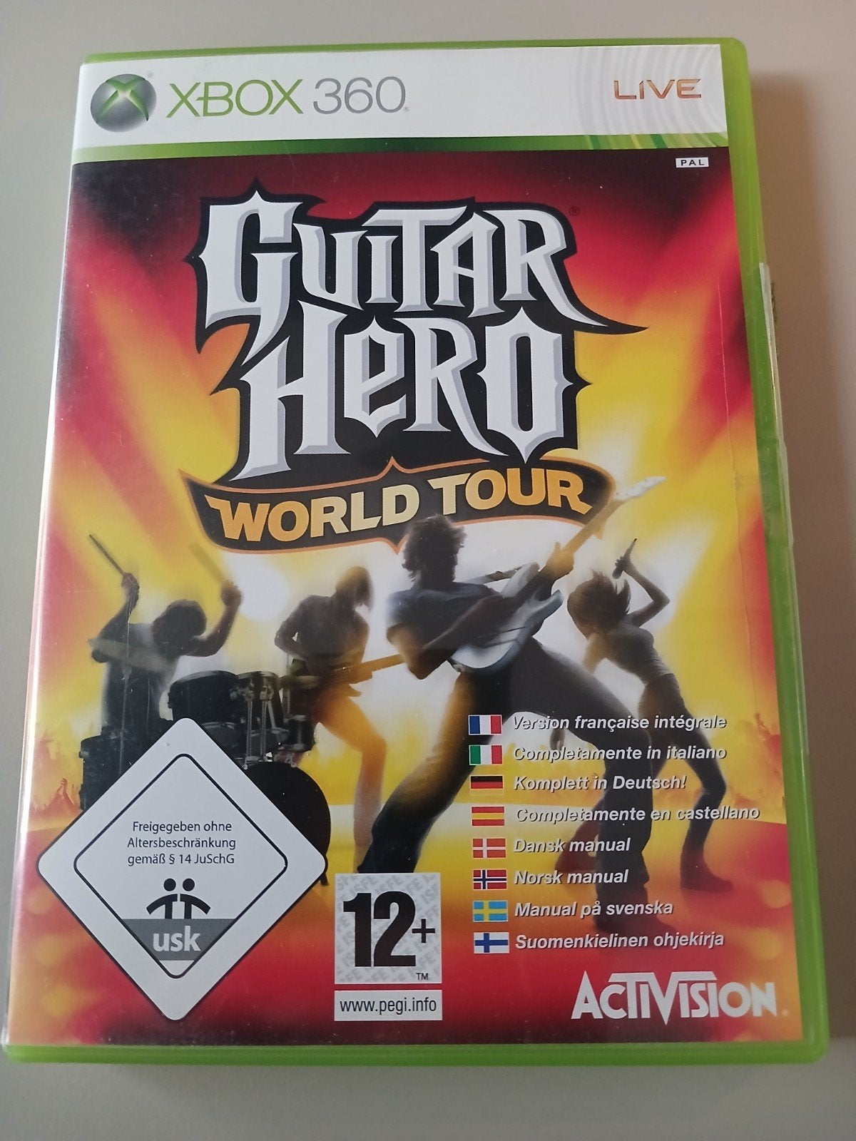 Guitar Hero World Tour - Xbox 360 (Zo goed als nieuw), Spelcomputers en Games, Ophalen, Muziek, Zo goed als nieuw, Eén computer