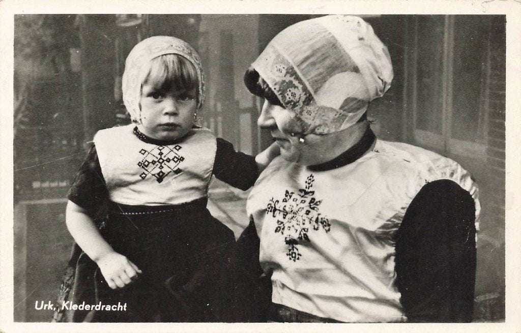 Urk, Klederdracht, Ophalen of Verzenden, 1940 tot 1960, Gelopen, Flevoland