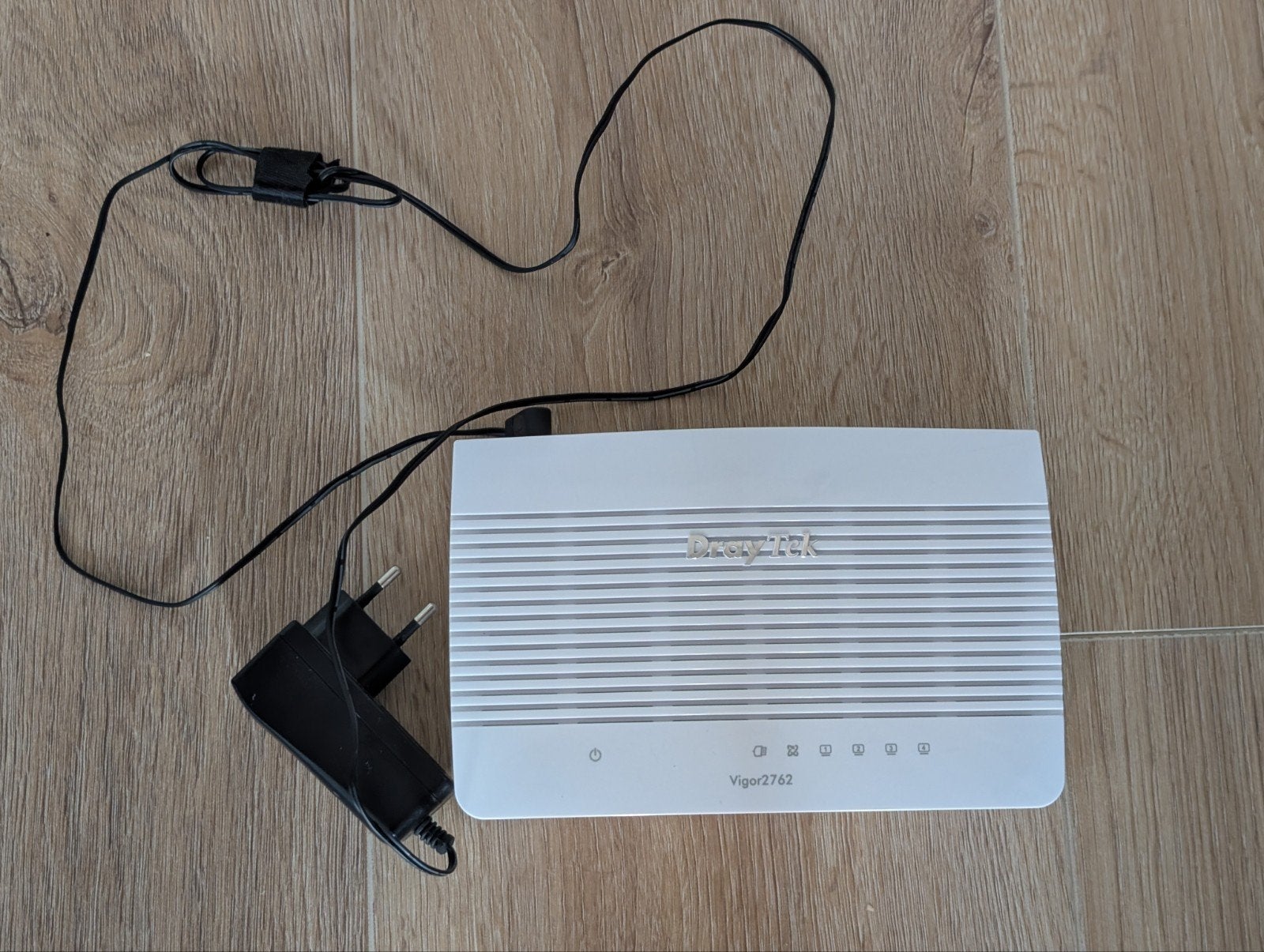 Draytek Vigor 2762 Router met adapter en nieuwste firmware, Ophalen of Verzenden, Zo goed als nieuw, Router met modem, DrayTek