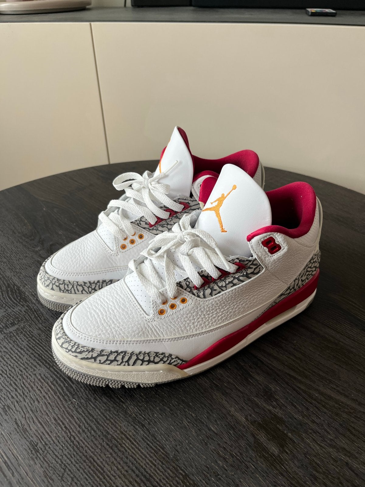 Nike Air Jordan 3 Retro Red Cement, Ophalen of Verzenden, Zo goed als nieuw, Wit, Sneakers of Gympen